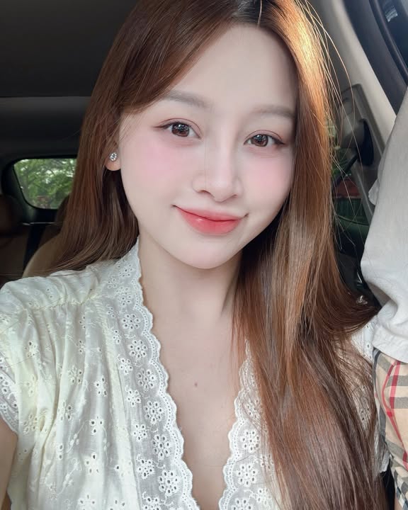 A242 照片755张 视频49个 亚洲女 美女 日常 生活 自拍旅游 宝妈 带娃 自拍多 东南亚