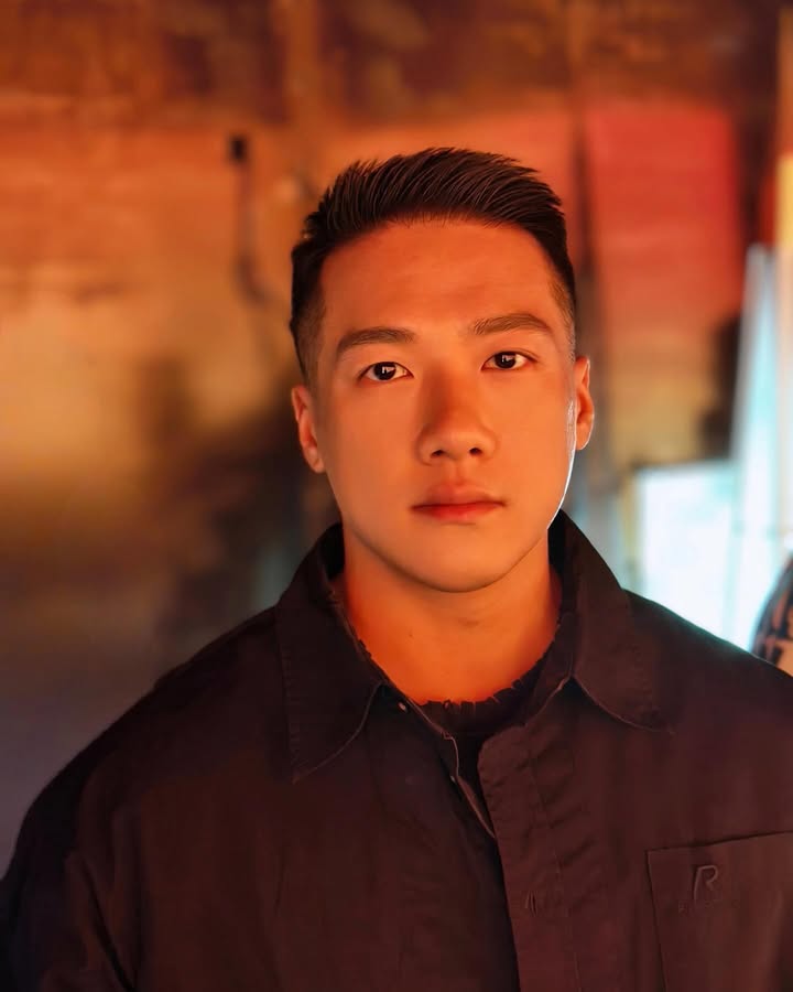 D918 照片258张 视频6个 中国男 同性恋 肌肉 游艇 宝爸 亲友聚会  生活场景丰富 生活日常 旅游 风景