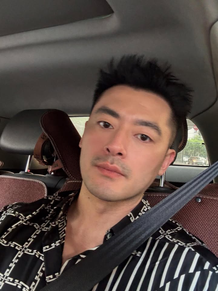 D919 照片439张 视频5个 中国男 自拍多 生活场景丰富 生活日常 旅游 风景  照片