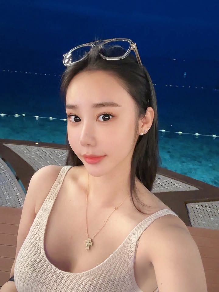 A266 照片1584张 视频63个 韩国 模特美女  日常 生活 旅游 美食 自拍多 车模 打高尔夫