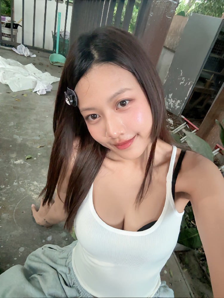 G182 照片413张 视频53个 同人私密 年轻美女少妇 真实 做ai自拍。