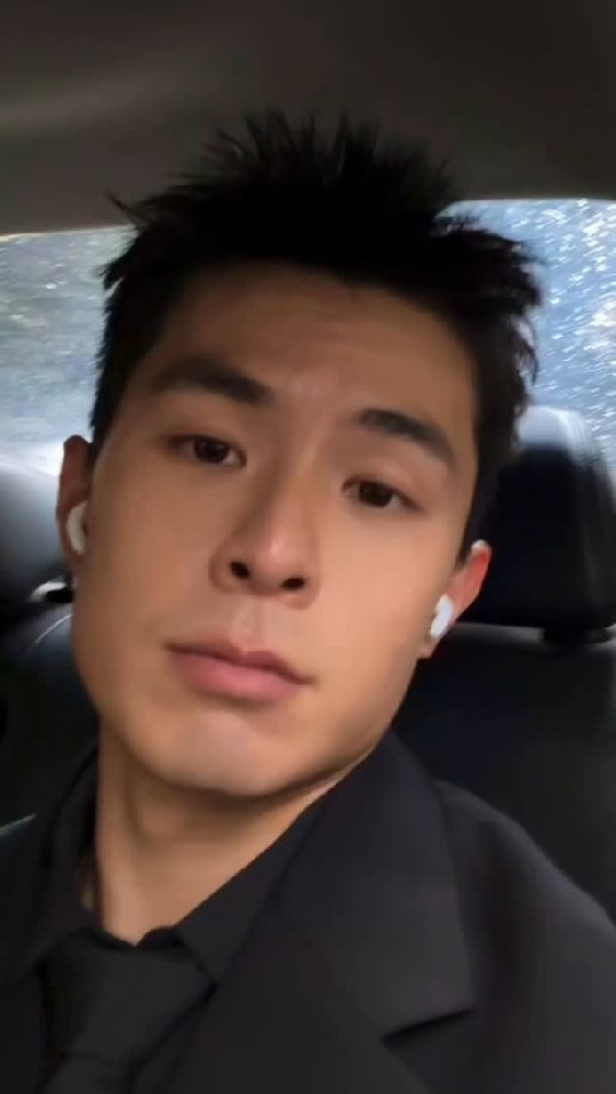 D951 照片4262张 视频153个 中国男 年轻帅哥 生活日常 旅游 自拍多