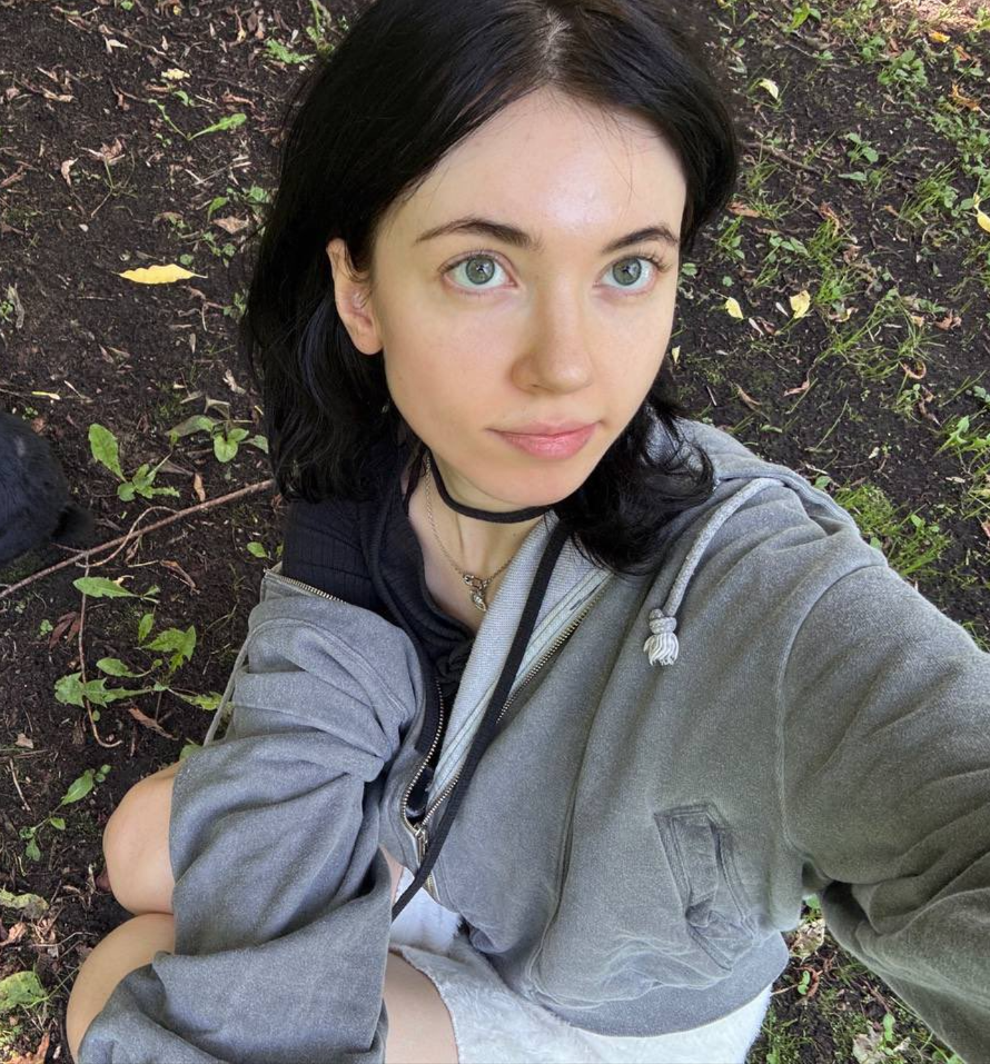 G208 照片980张 视频112个 同人私密 欧美年轻美女 哥特风格 居家大尺度 真实