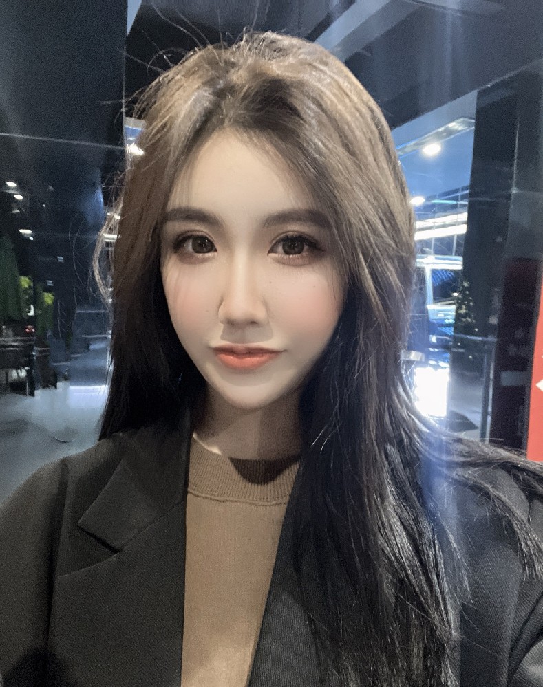 A2192 照片772张 视频16个 中国女 白富美生活奢侈照片丰富有美食，度假，旅游出入高质量场所