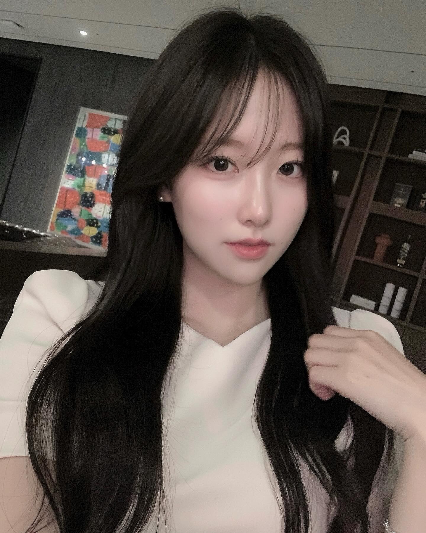 A78 照片1441张 视频11个 韩国 高颜值气质美女 户外日常 自拍较多 居家日常 穿搭 生活场景丰富