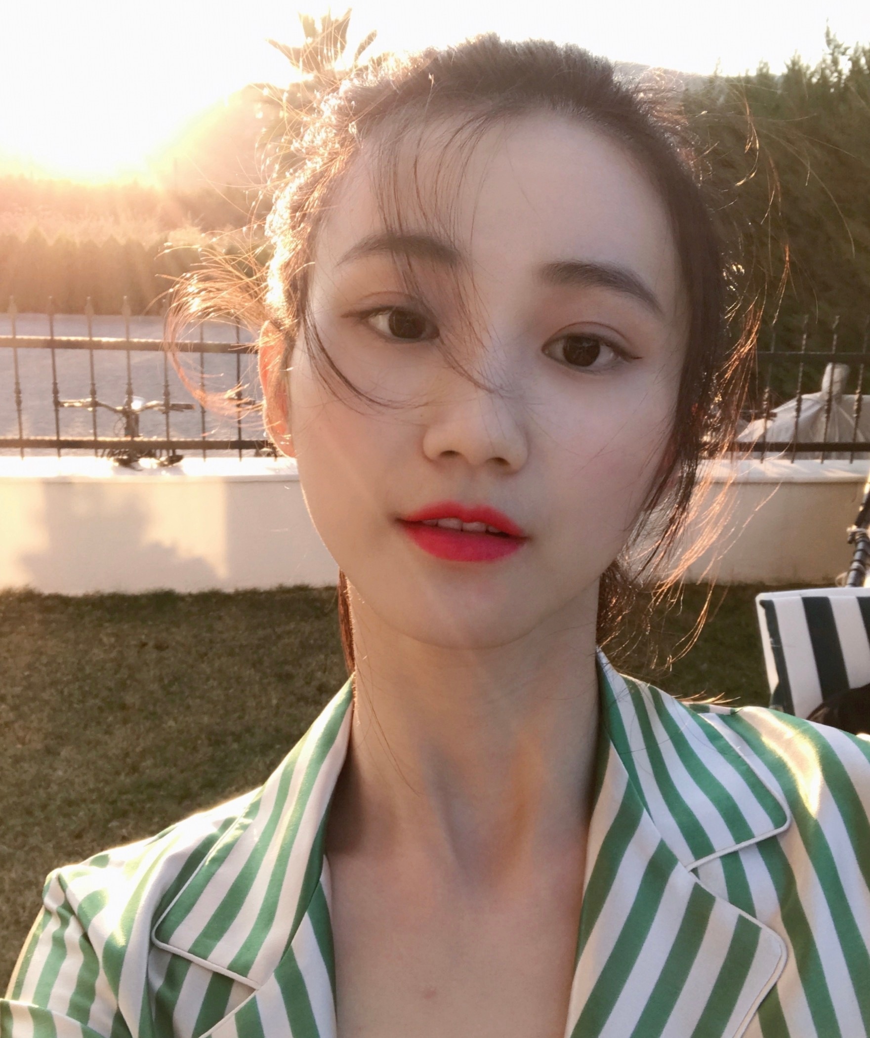 A285 照片3678张 视频950个 中国女 宝妈 不知名模特 生活日常 美食 旅游 穿搭美妆分享 生活素材丰富 带娃 真实 视频有自拍 视频包含实况Live