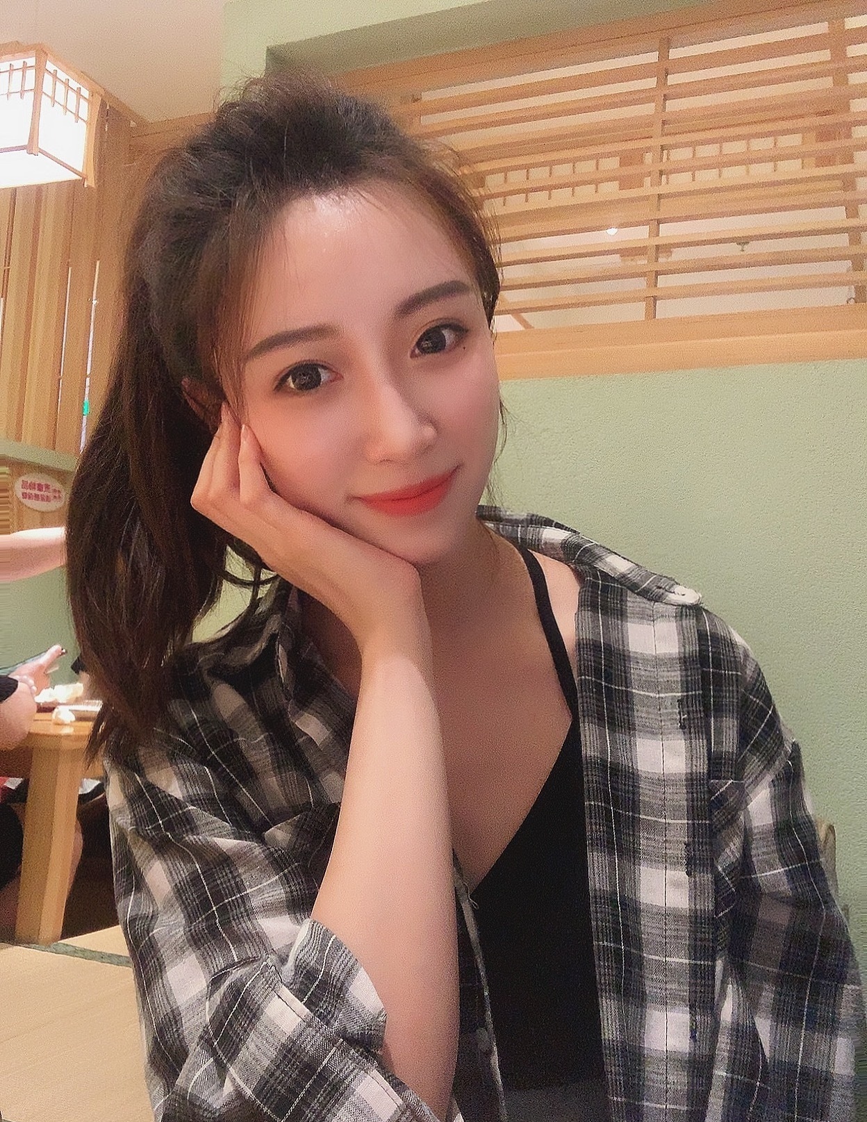 A1010 照片266张 视频10个 中国女 生活日常 旅游 视频有自拍 曝光度低
