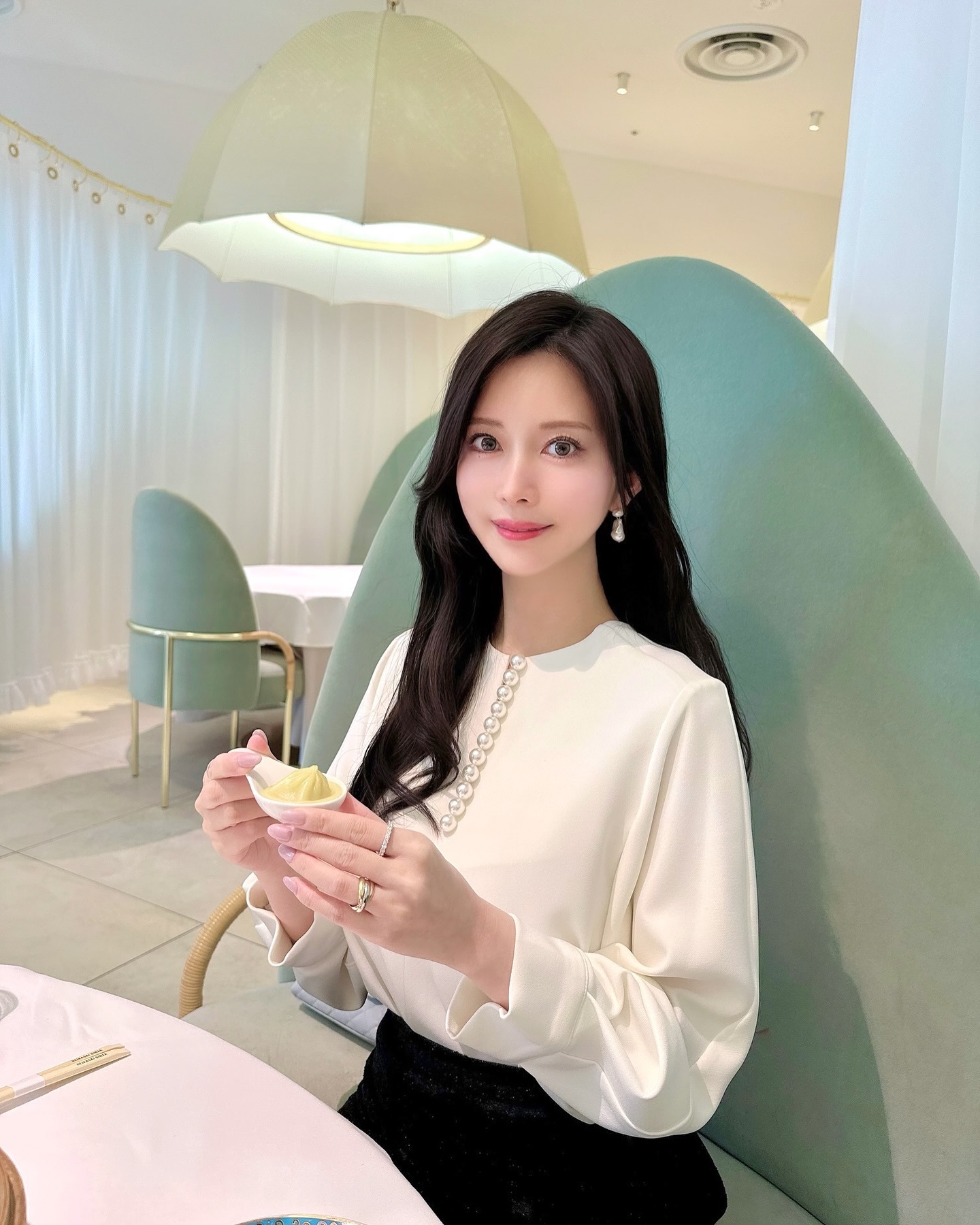 A1014 照片3903张 视频30个 日本 正装 工作 美食 户外日常 居家日常 穿搭 自拍较多 酒店度假 购物 珠宝 生活场景丰富