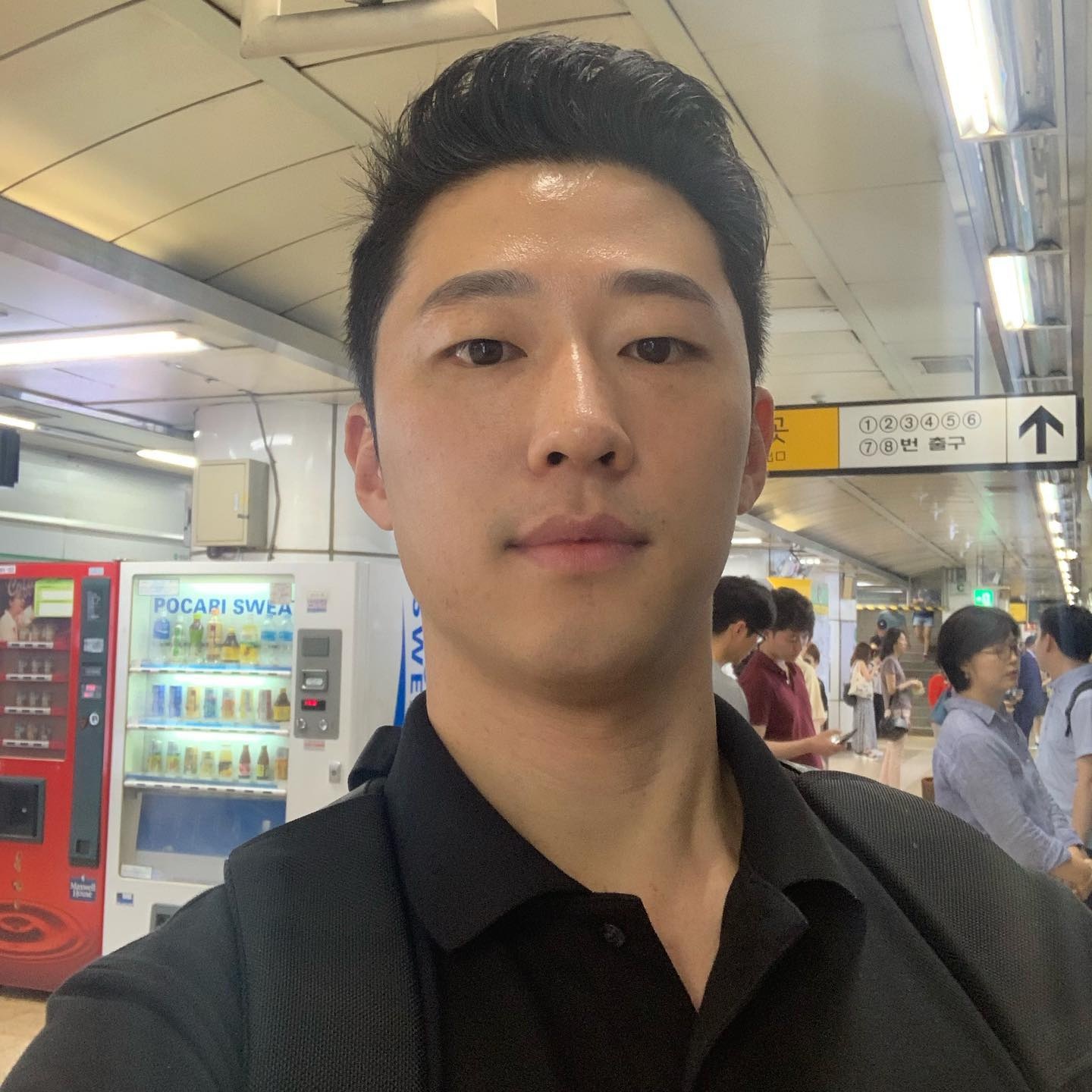 D496 照片2057张 视频426个 韩国 工作 正装 自拍较多 户外日常 居家日常 穿搭 生活场景丰富