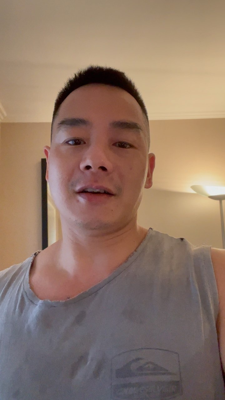 D497 照片1030张 视频104个 中国香港 正装 工作 职业律师 职业运动员 爱好旅行 爱好健身 自拍较多 健身 酒店度假 户外日常 旅游 居家日常 海边 穿搭 美食 曝光度低 粉丝数4000+
