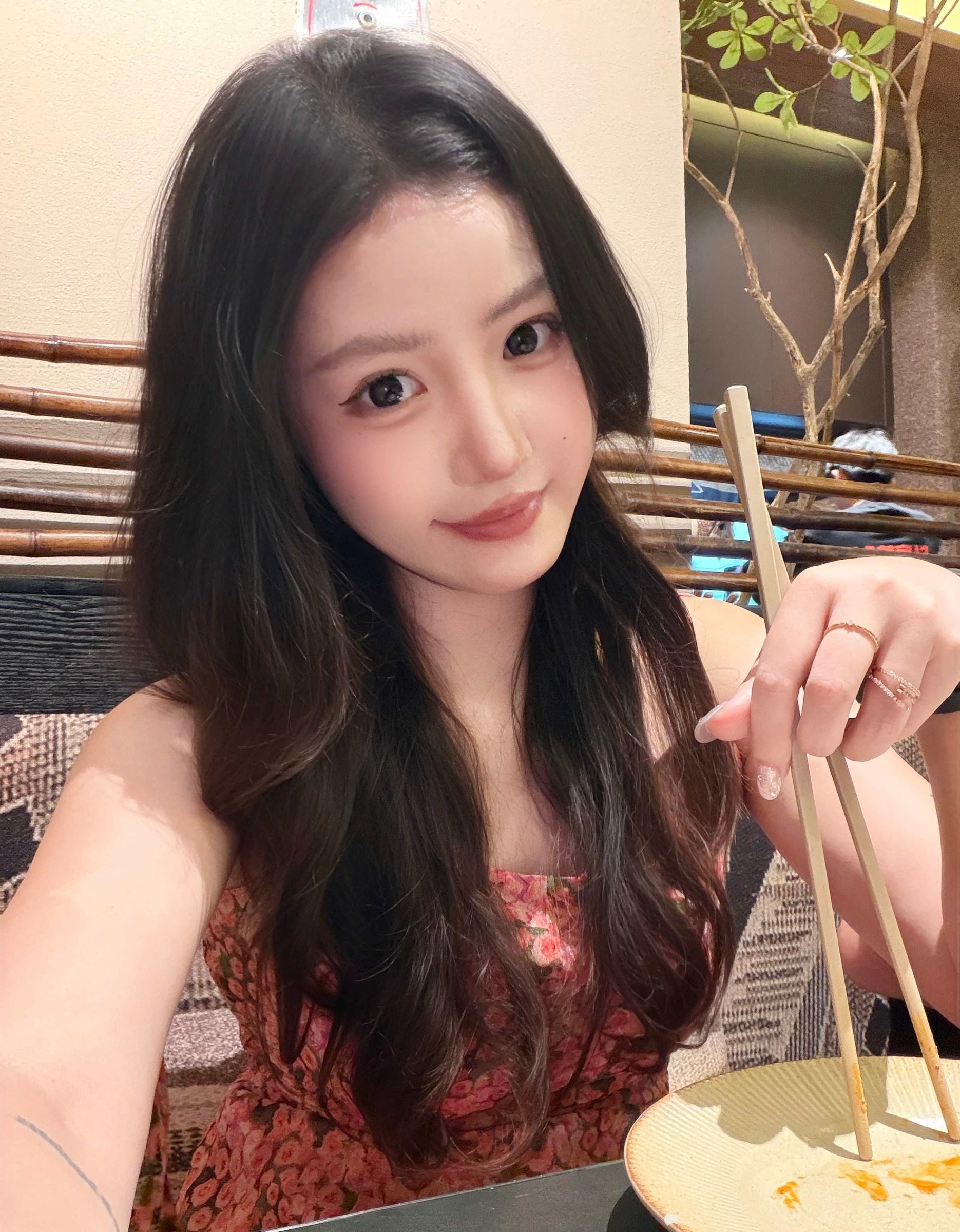14UB30 照片14371张 视频2759个 中国女 气质美女 各地旅行 健身 瑜伽 性感照 生活素材超级丰富 真实 户外日常 自拍较多 居家日常 美食 穿搭 镜子自拍 宠物 生活场景丰富 视频包含