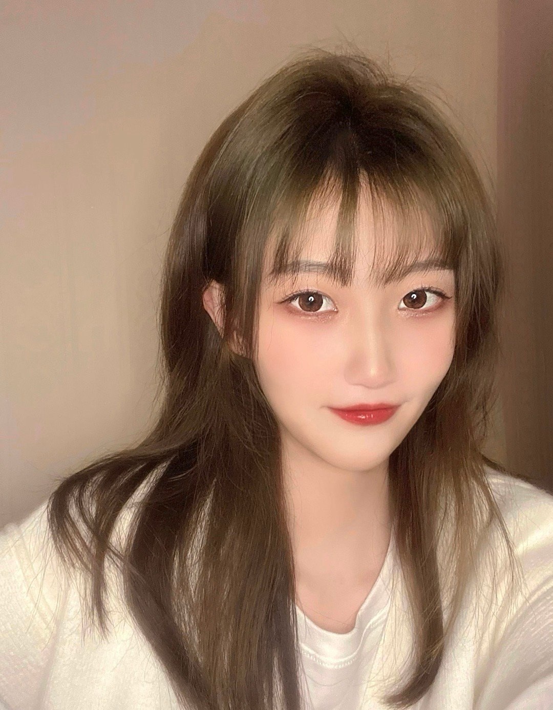 A1201 照片2528张 视频407个 中国女 气质美女 真实 户外日常 居家日常 美食 自拍较多 生日照 穿搭 美容护理 宠物 生活场景丰富 视频包含实况Live 曝光度底 自带打码证件
