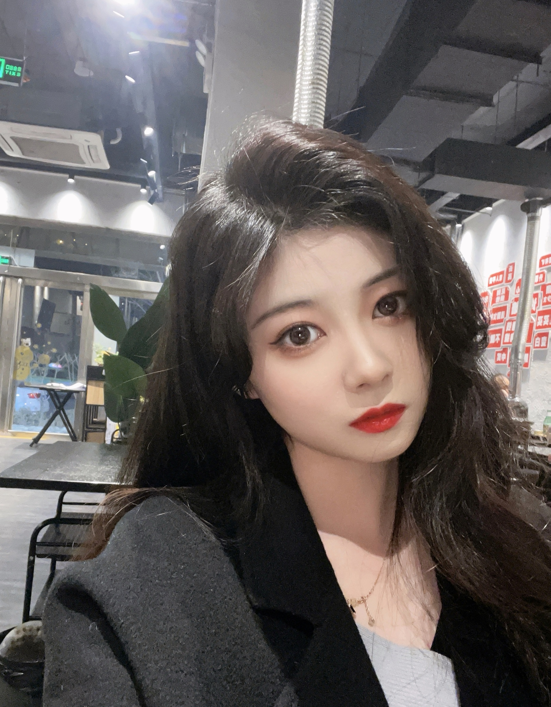 A1233 照片1472张 视频591个 中国女 少妇 真实 户外日常 自拍较多 美食 镜子自拍 穿搭 居家日常 生日照 夜生活 旅游 购物 生活场景丰富 视频包含实况Live 曝光度低